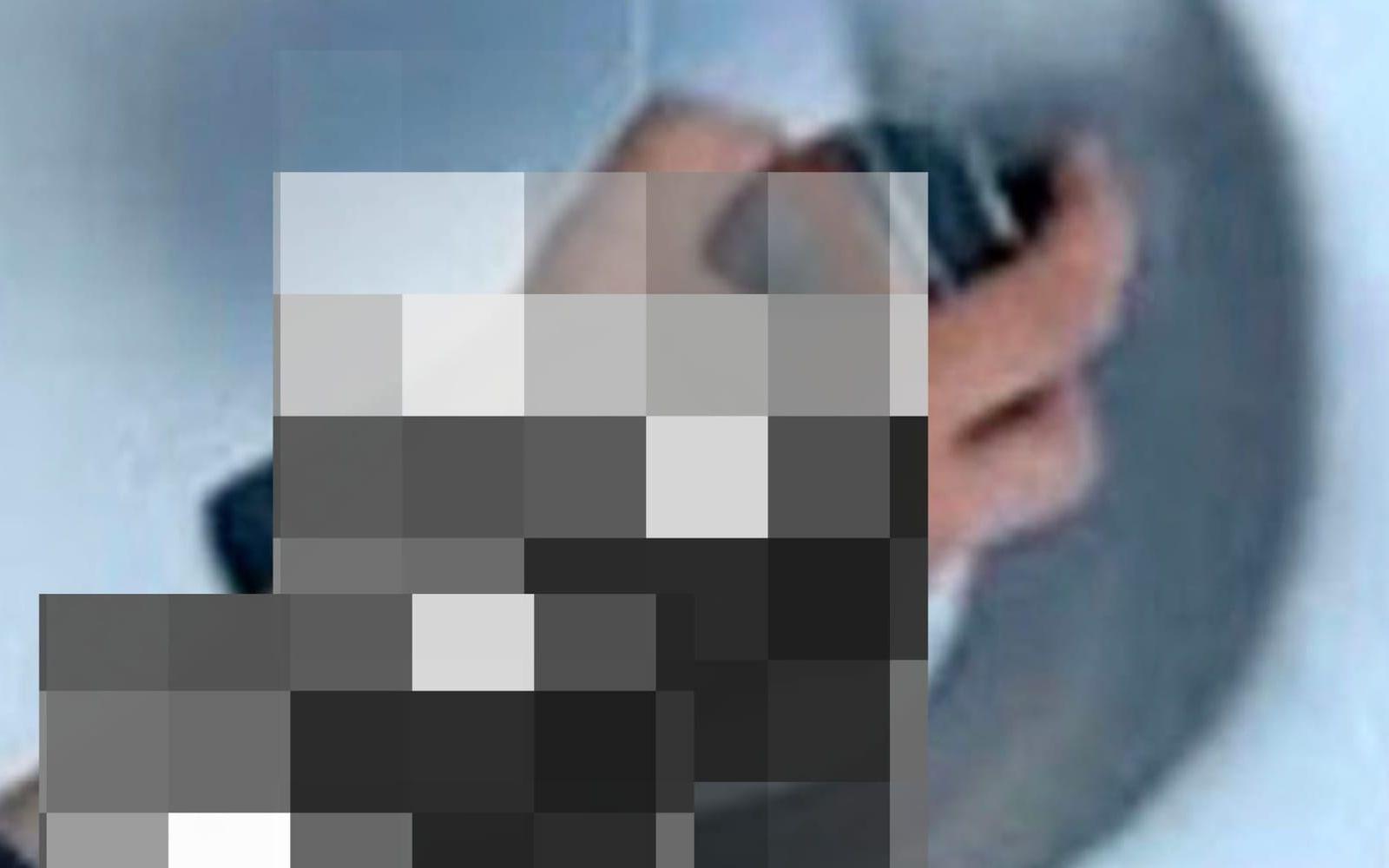 Mannen från Mark klottrade rasistiska budskap under våldsnatten.