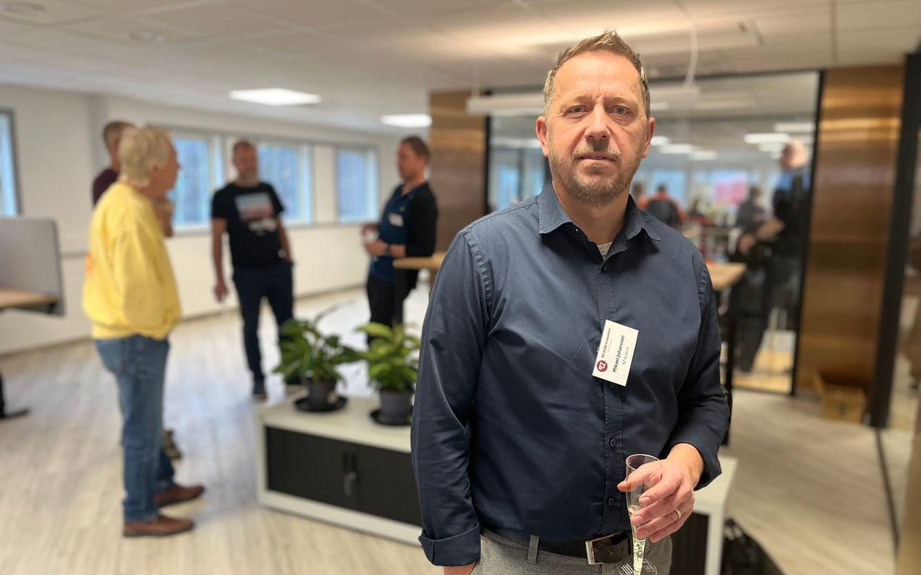 ”Får gratulera till fräscha lokaler”, sa Mikael Johansson, från RZ Autocnc i Emmaboda, till Jan-Erik Svensson, vd för RZ Olda Innovation. 