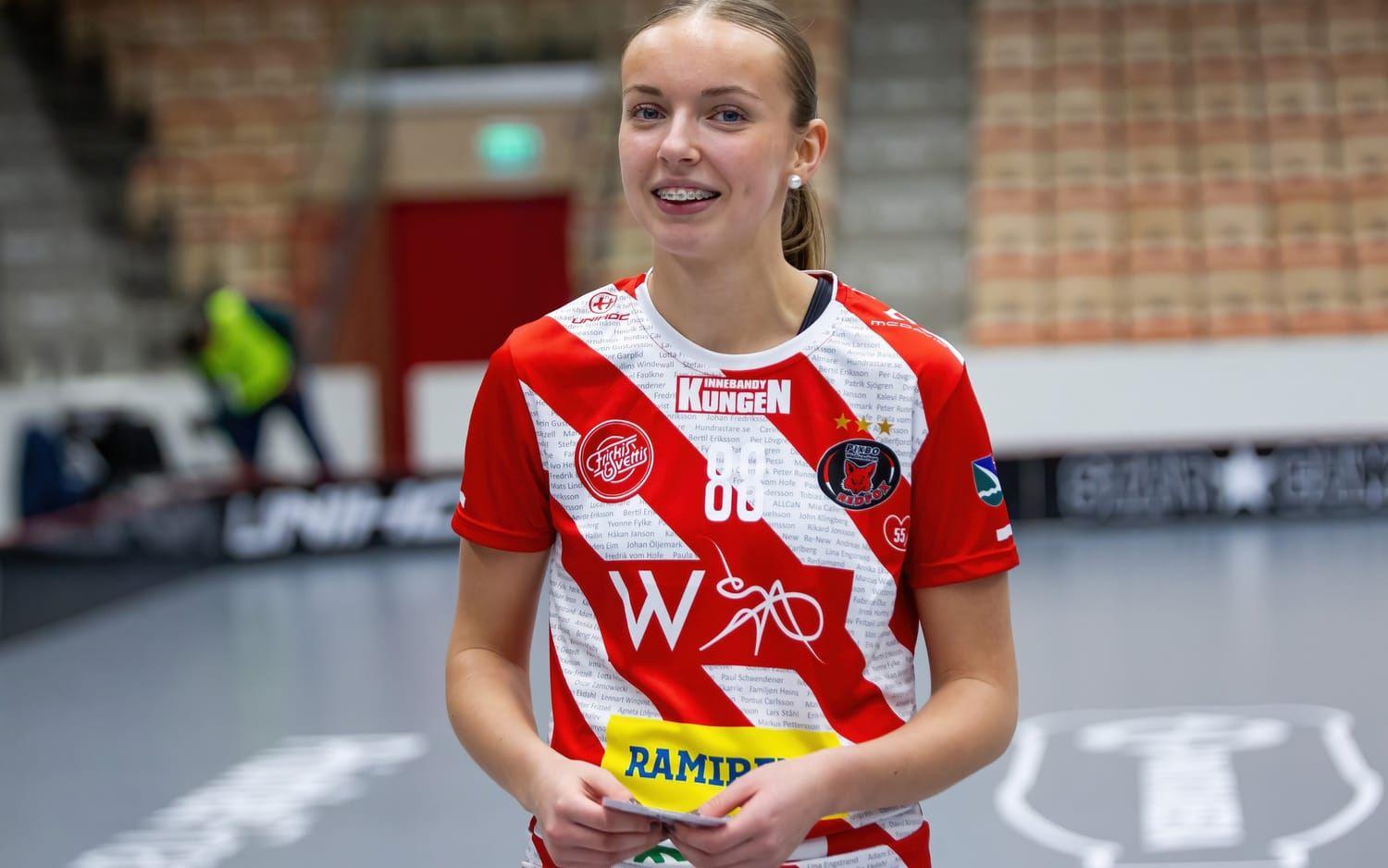 Ellen Lundin har på allvar presenterat sig hos Pixbo, och utstågs till matchens lirare när Pixbo tog sig till final i Svenska cupen.