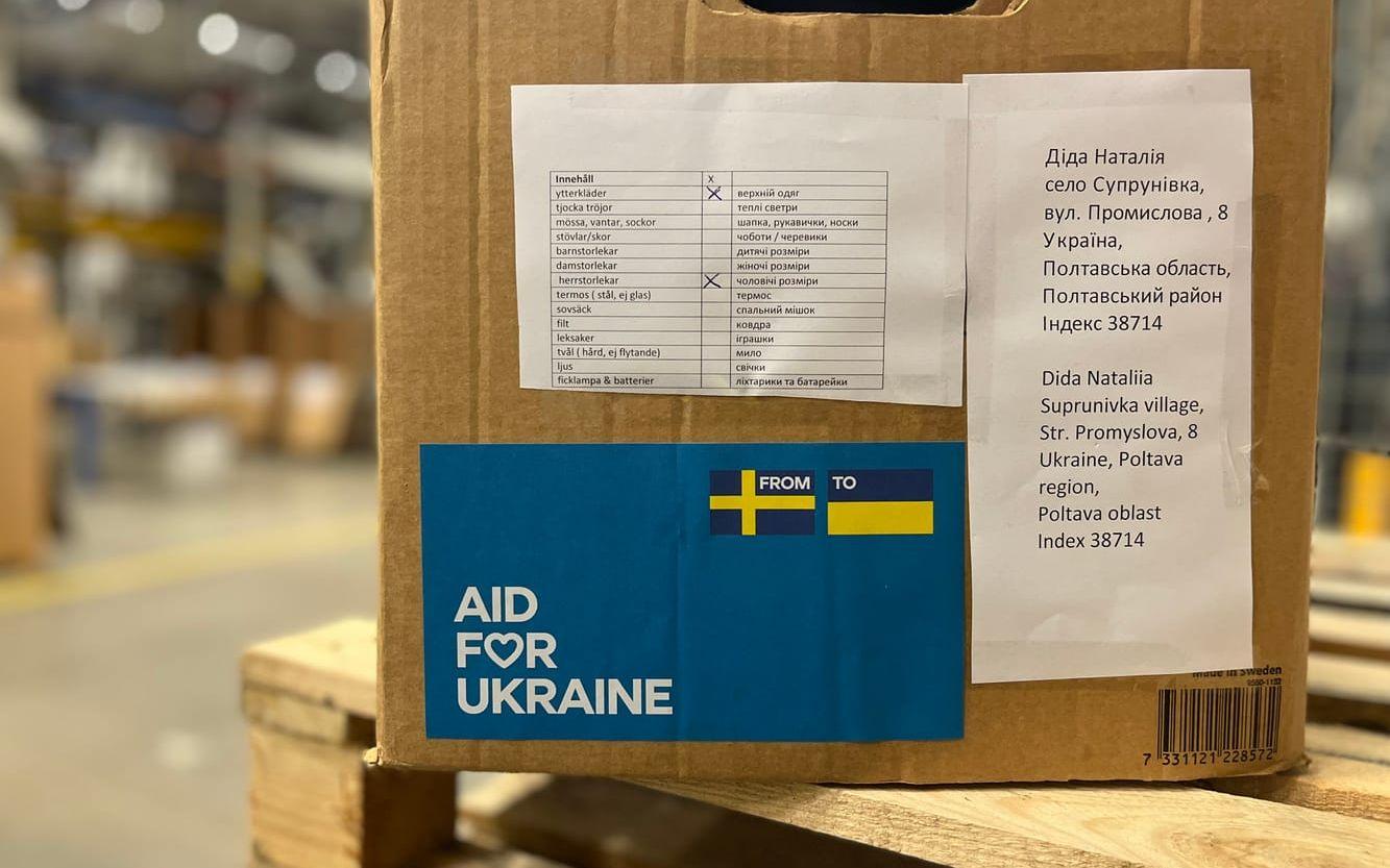 Paket till Ukraina med ytterkläder i herrstorlek. 