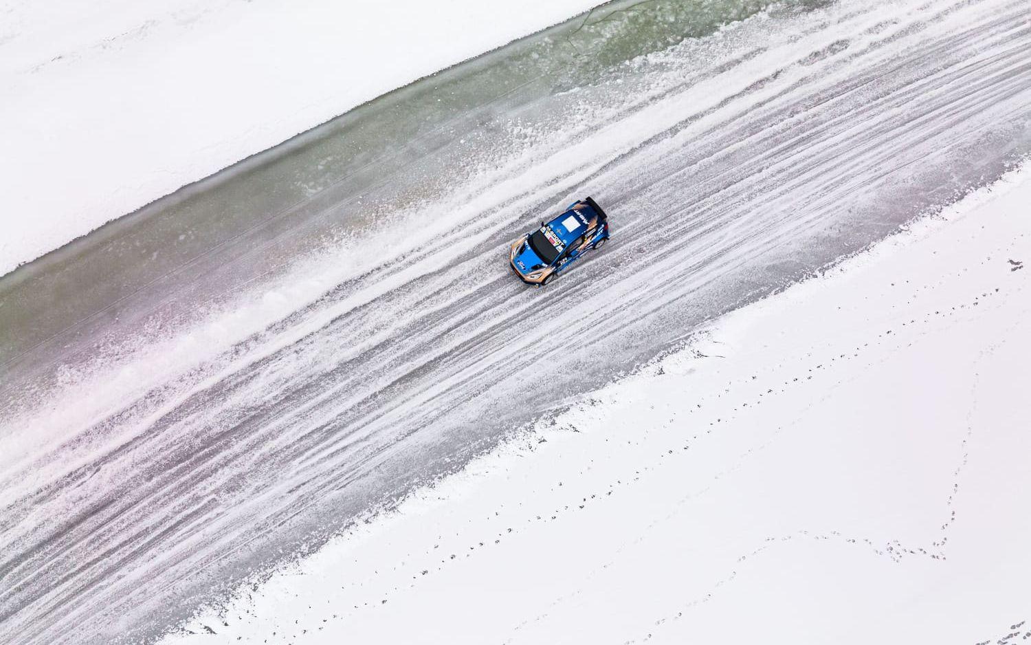 Mattias Adielsson och Maja Bengtsson tävlar i Rallysprint under dag 3 av SM-veckan den 25 mars 2022 i Morjärv. 